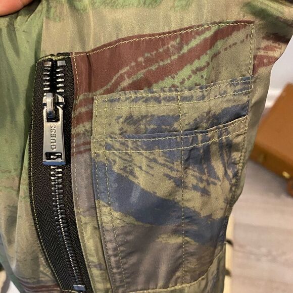 Guess Mens Large Designer bomber jacket Green, Blue, & Red brush stroke pattern - Picture 6 of 9